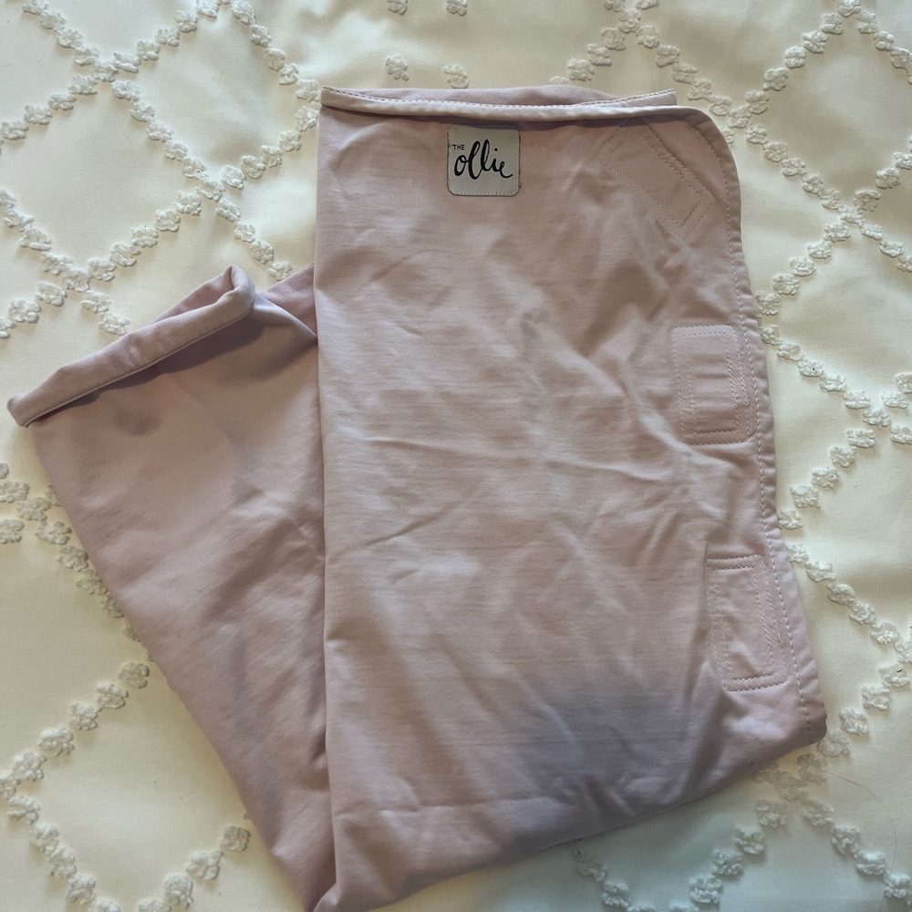Ollie Swaddle in Light Pink